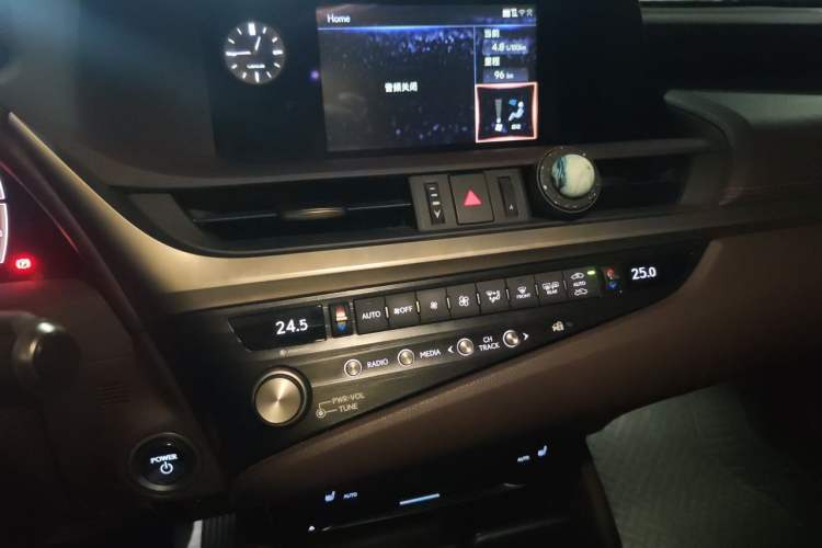 Used Lexus ES 2020 300h Premier Edition Audio And AC Panel