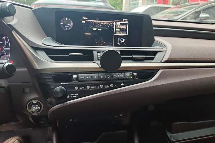 Used Lexus ES 2020 200 Excellence Edition Audio And AC Panel