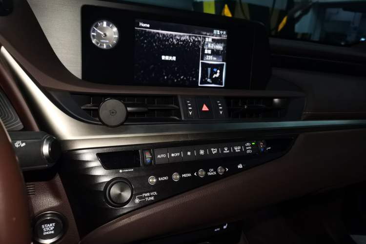 Used Lexus ES 2020 200 Excellence Edition Audio And AC Panel