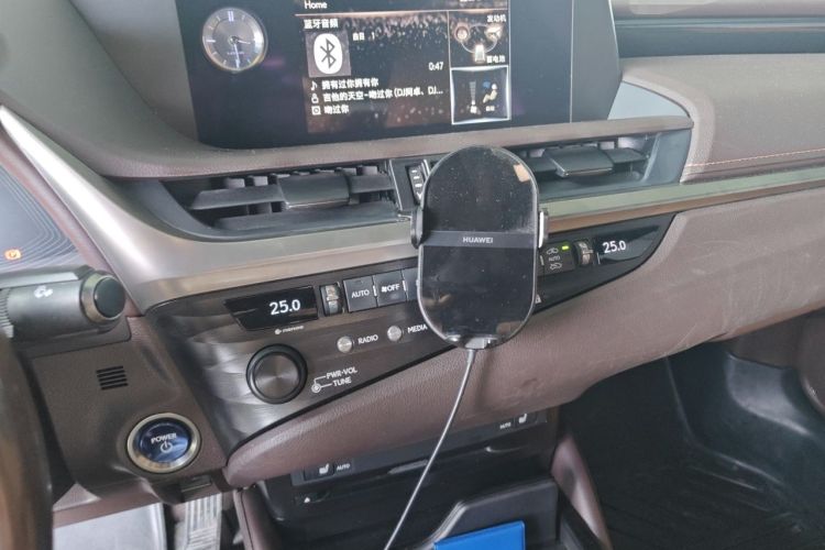 Used Lexus ES 2020 300h Premier Edition Audio And AC Panel