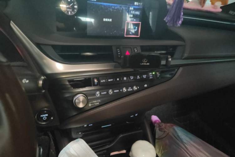 Used Lexus ES 2020 300h Premier Edition Audio And AC Panel