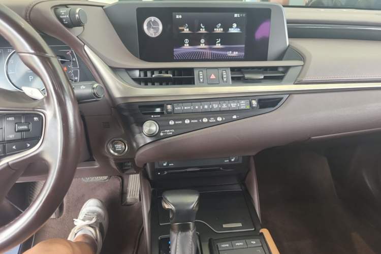 Used Lexus ES 2020 200 Excellence Edition Audio And AC Panel