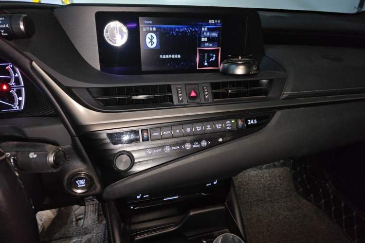 Used Lexus ES 2020 200 Excellence Edition Audio And AC Panel