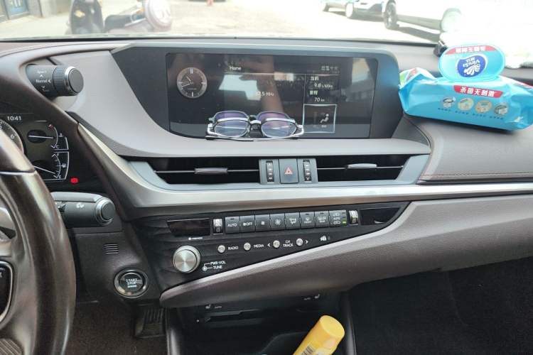 Used Lexus ES 2020 200 Excellence Edition Audio And AC Panel