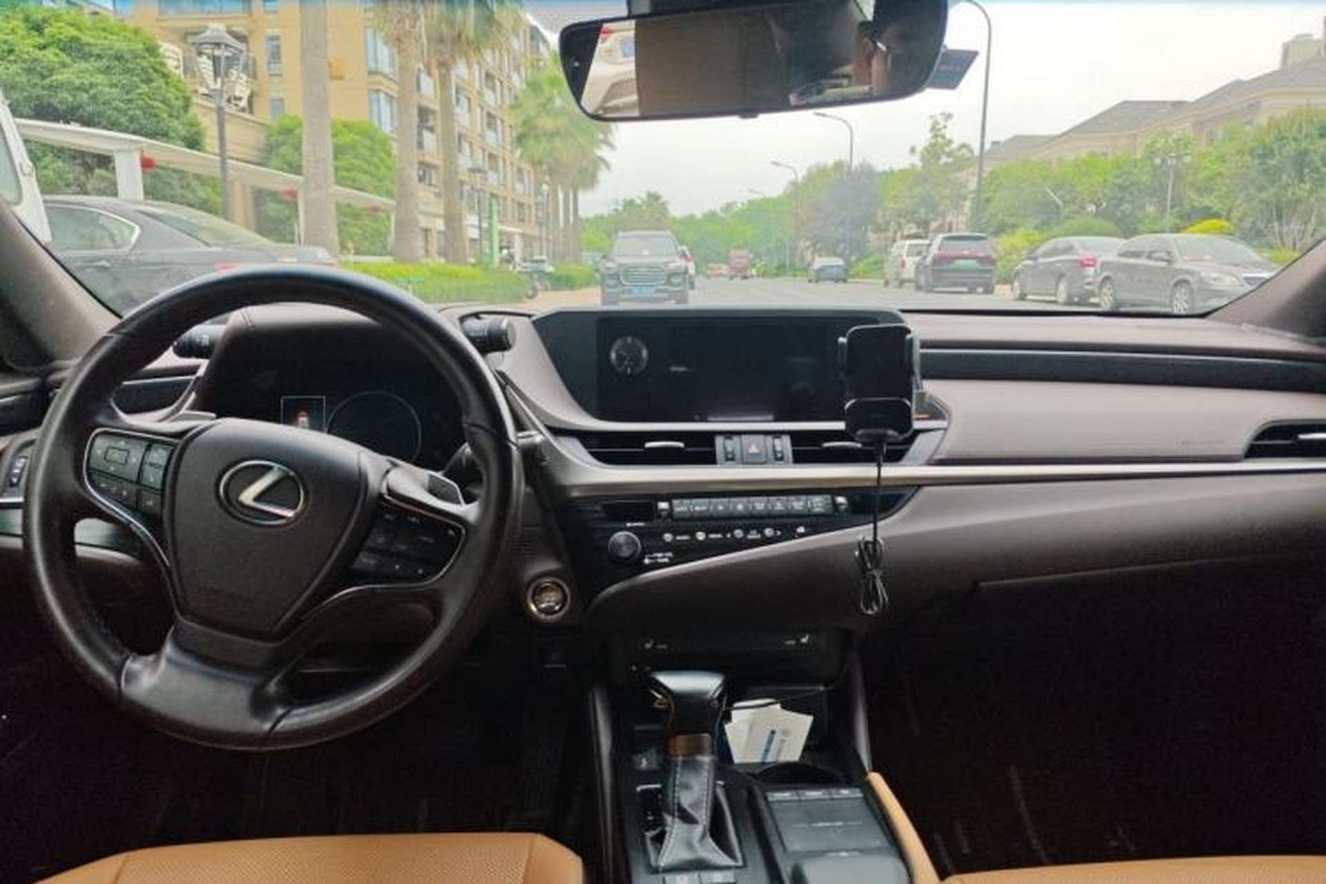Used Lexus ES 2020 200 Excellence Edition Center Console