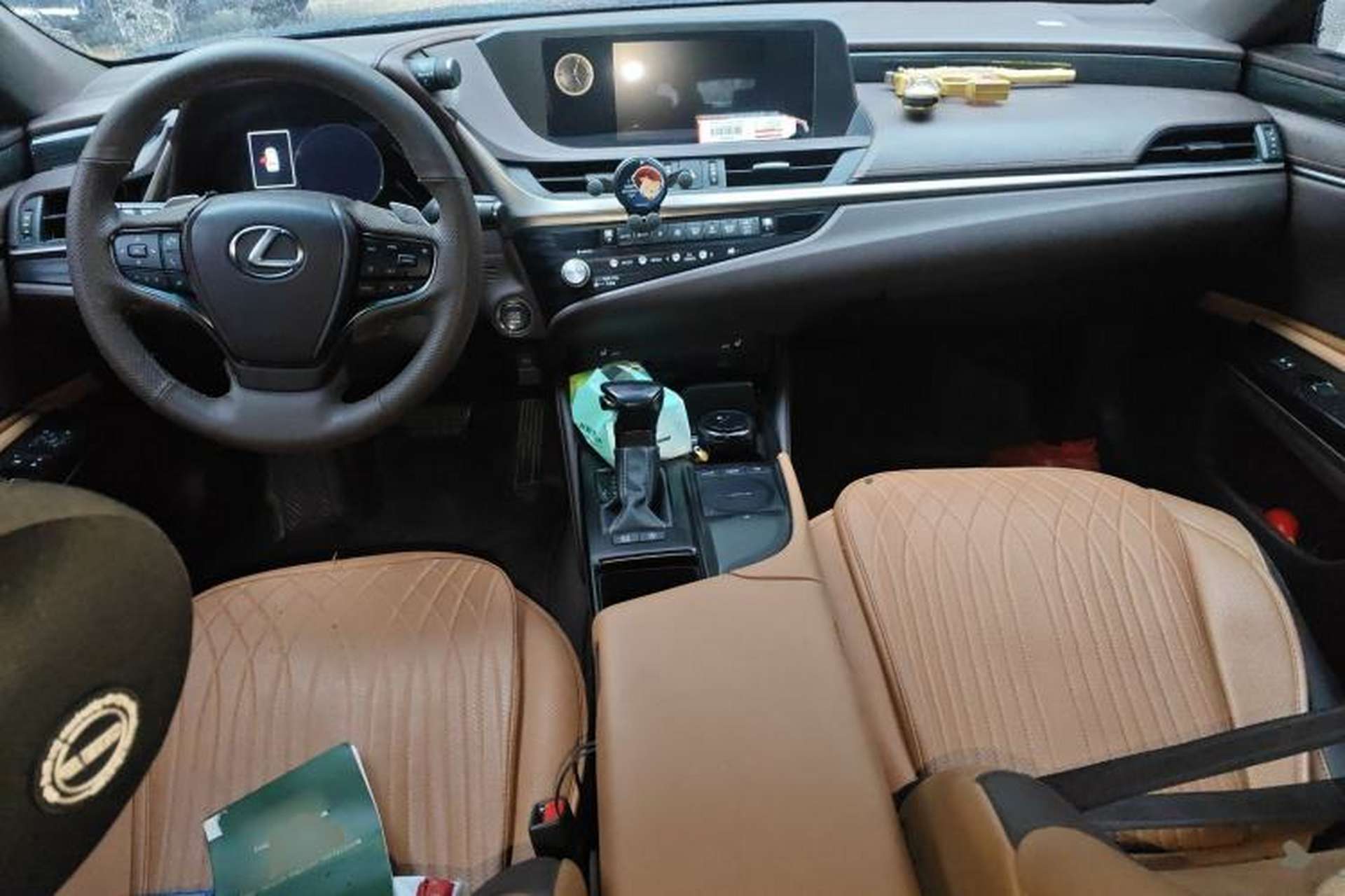 Used Lexus ES 2020 200 Excellence Edition Center Console