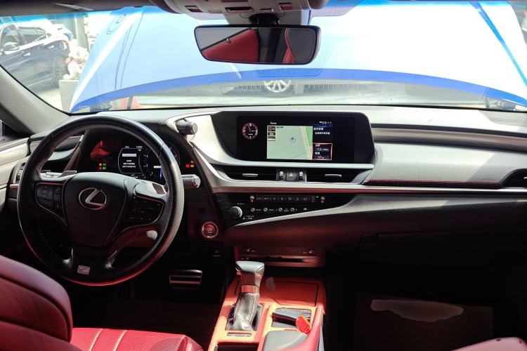 Used Lexus ES 2020 260 F SPORT Center Console