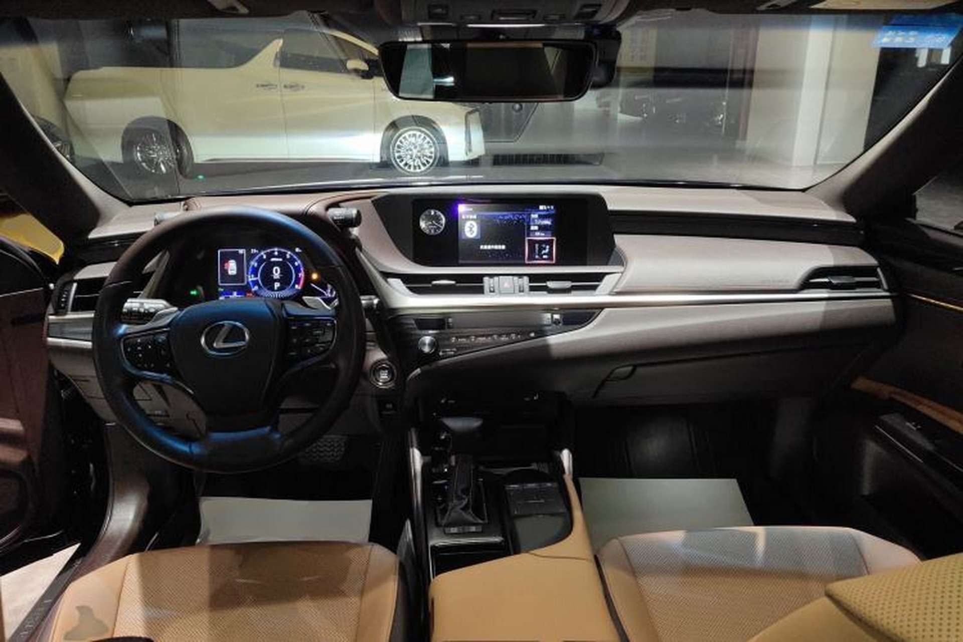 Used Lexus ES 2020 200 Excellence Edition Center Console