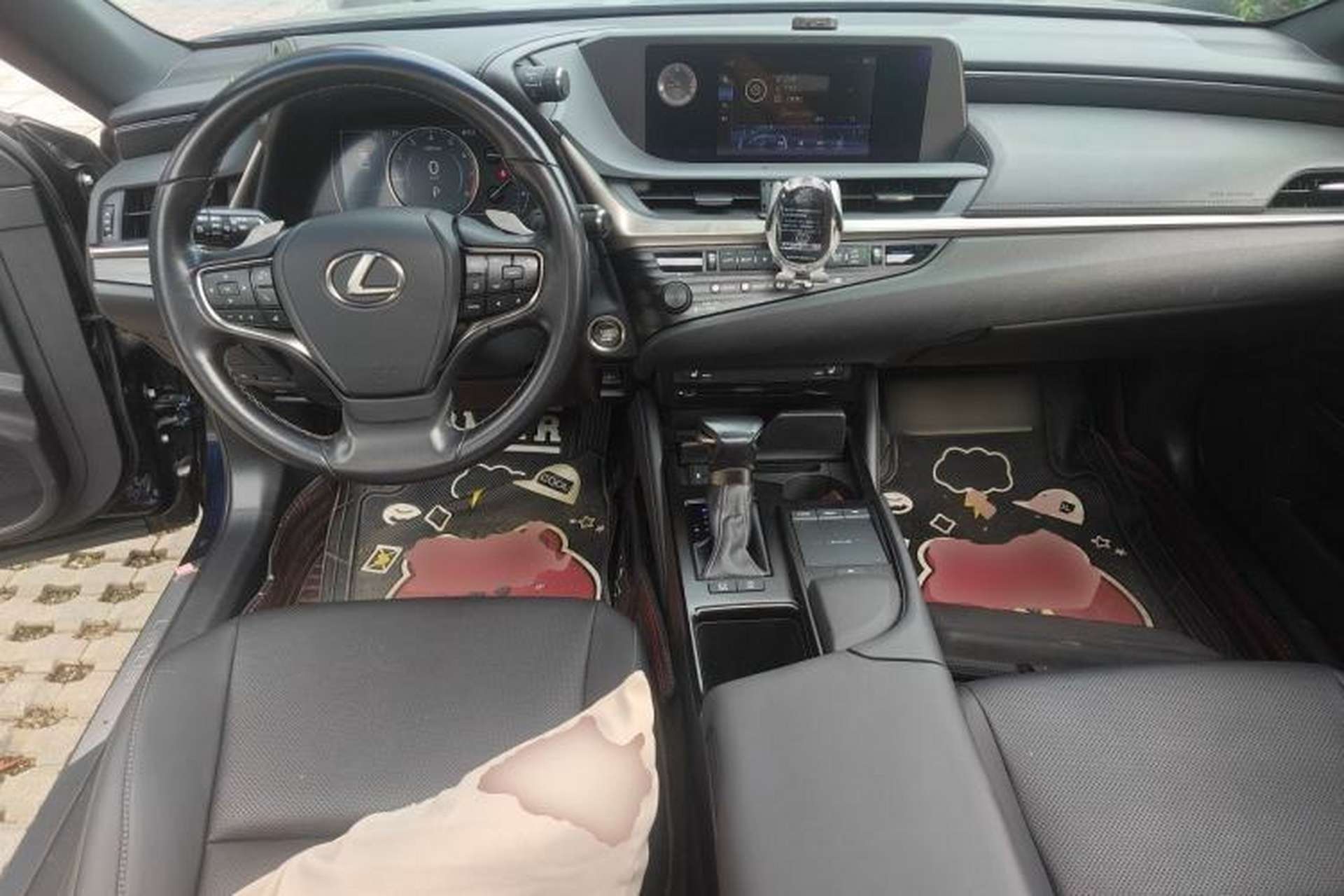 Used Lexus ES 2020 200 Excellence Edition Center Console