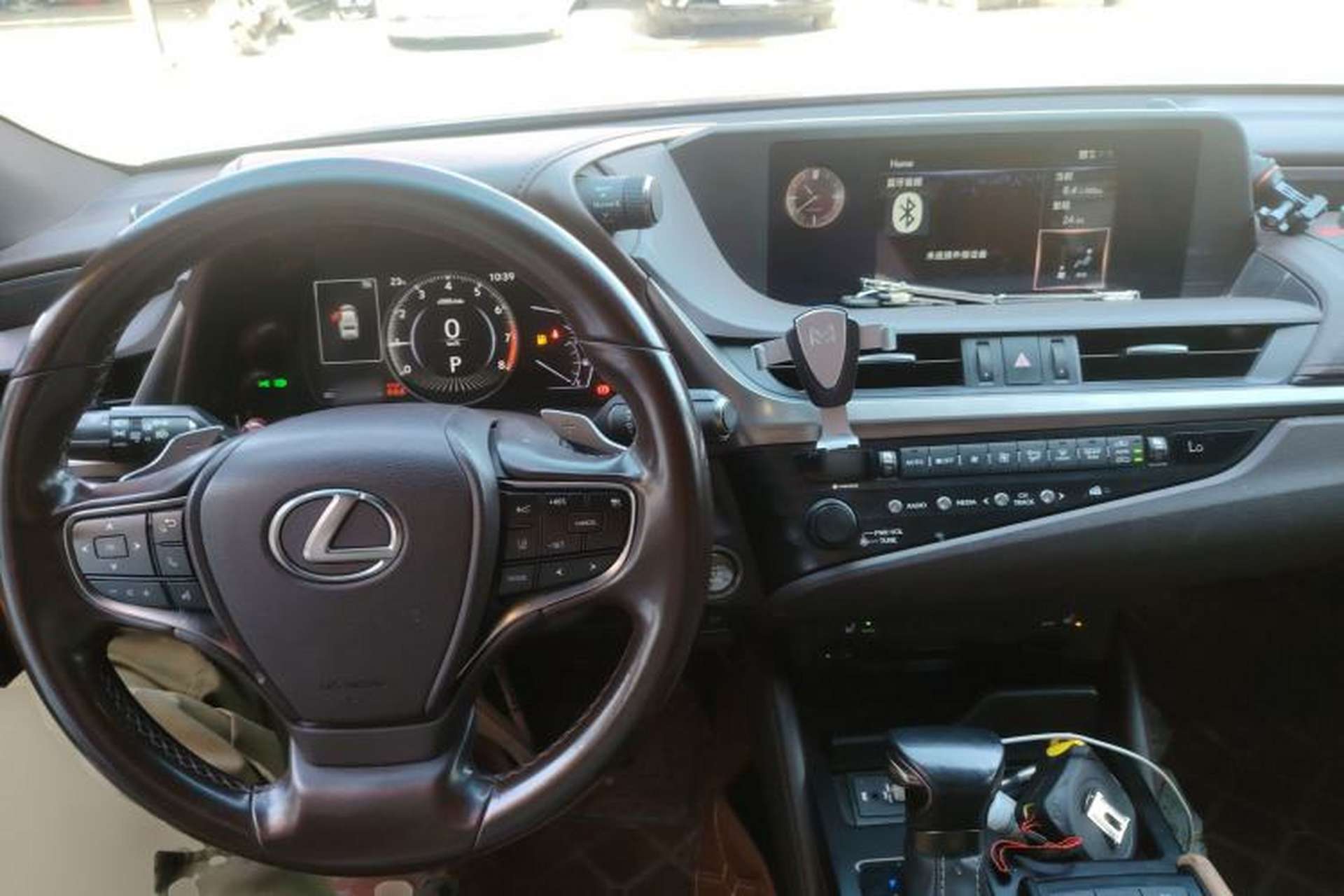 Used Lexus ES 2020 200 Excellence Edition Center Console