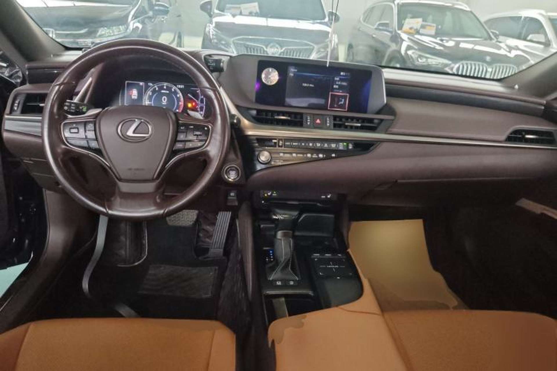Used Lexus ES 2020 200 Excellence Edition Center Console
