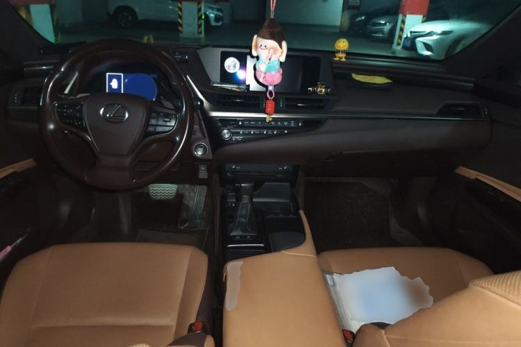 Used Lexus ES 2020 200 Excellence Edition Center Console