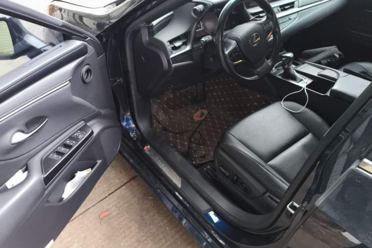Used Lexus ES 2020 200 Excellence Edition Driver Seat
