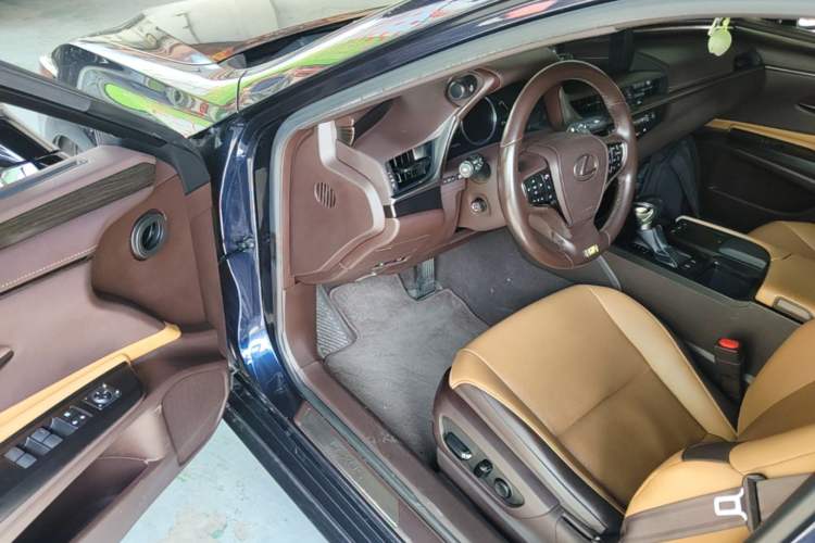 Used Lexus ES 2020 200 Excellence Edition Driver Seat