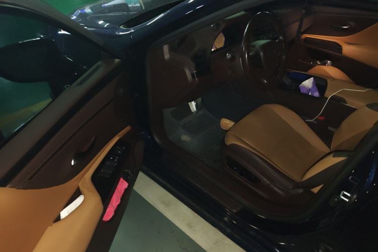 Used Lexus ES 2020 300h Premier Edition Driver Seat