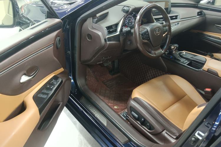 Used Lexus ES 2020 200 Excellence Edition Driver Seat