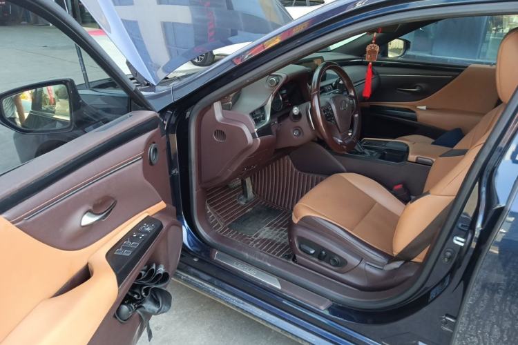 Used Lexus ES 2020 200 Excellence Edition Driver Seat
