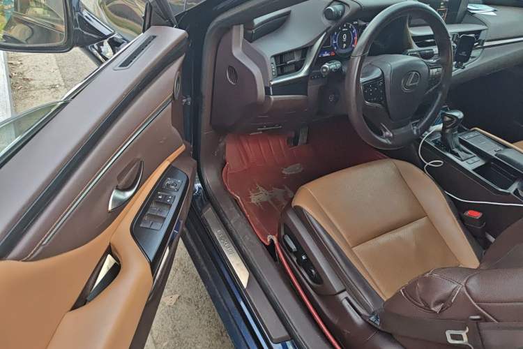 Used Lexus ES 2020 200 Excellence Edition Driver Seat