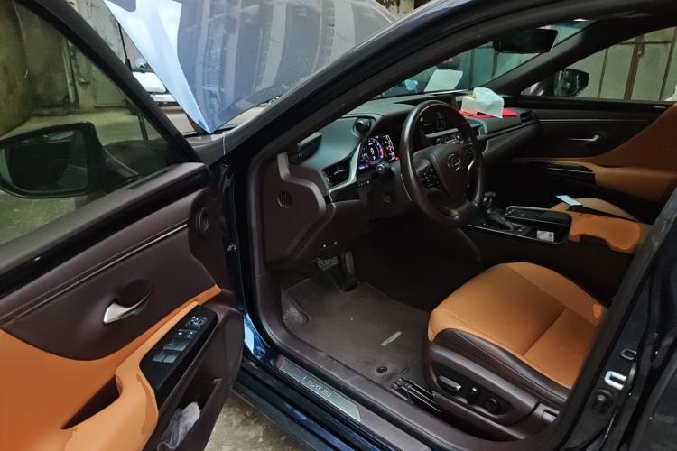 Used Lexus ES 2020 200 Excellence Edition Driver Seat