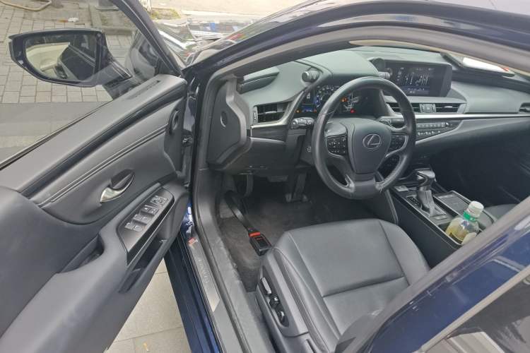 Used Lexus ES 2020 200 Excellence Edition Driver Seat
