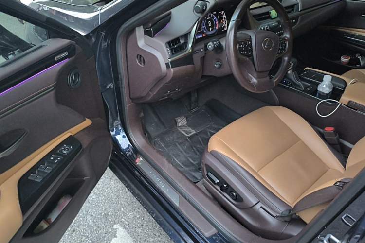 Used Lexus ES 2020 200 Excellence Edition Driver Seat