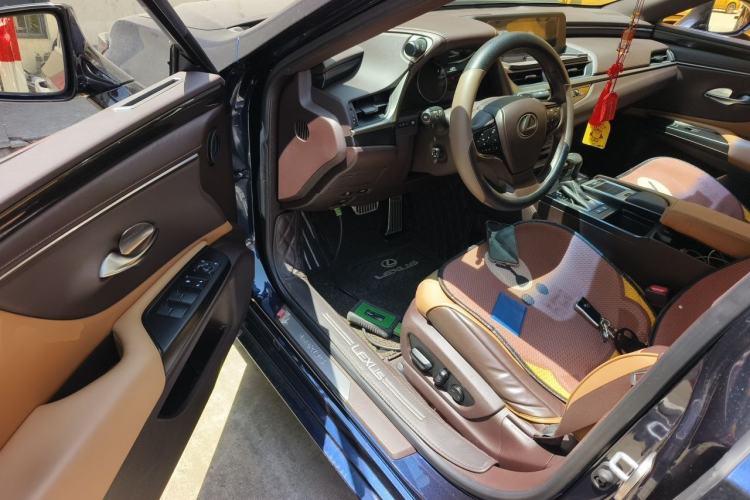 Used Lexus ES 2020 200 Excellence Edition Driver Seat