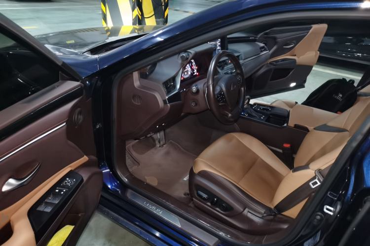 Used Lexus ES 2020 200 Excellence Edition Driver Seat