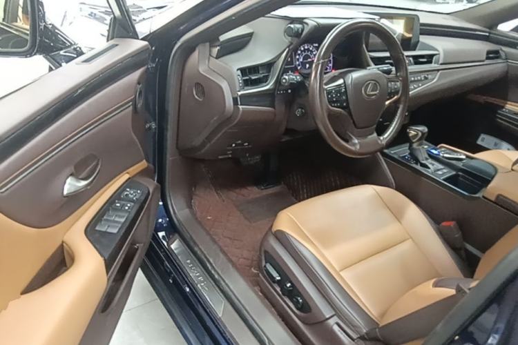 Used Lexus ES 2020 200 Excellence Edition Driver Seat