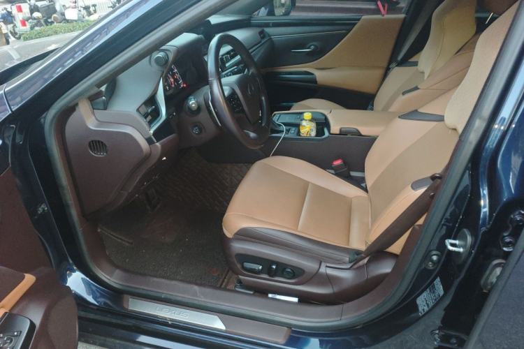 Used Lexus ES 2020 200 Excellence Edition Driver Seat