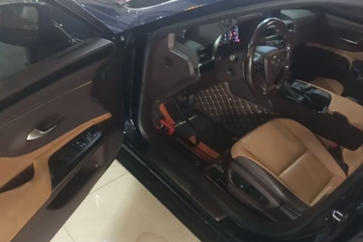 Used Lexus ES 2020 260 Excellence Edition Driver Seat