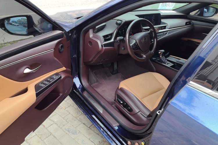 Used Lexus ES 2020 200 Excellence Edition Driver Seat