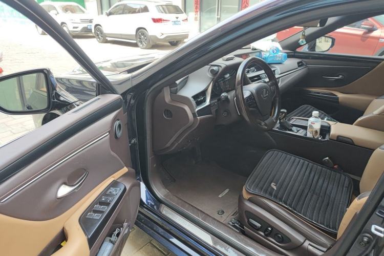 Used Lexus ES 2020 200 Excellence Edition Driver Seat