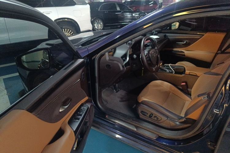 Used Lexus ES 2020 200 Excellence Edition Driver Seat