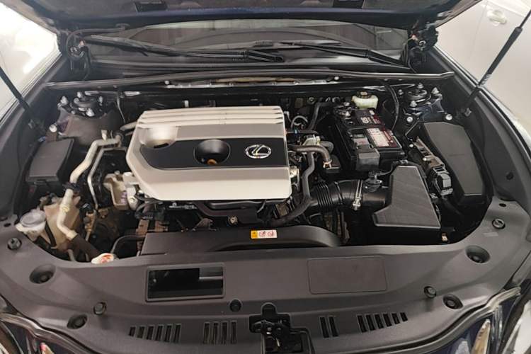 Used Lexus ES 2020 200 Excellence Edition Engine Bay