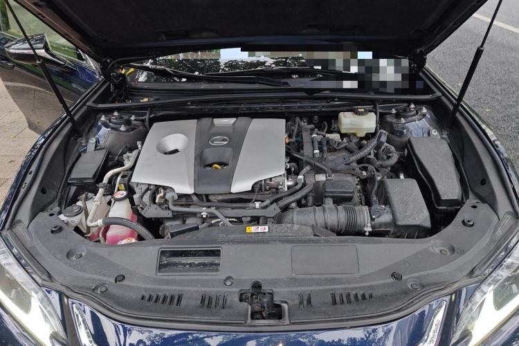 Used Lexus ES 2020 300h Premier Edition Engine Bay