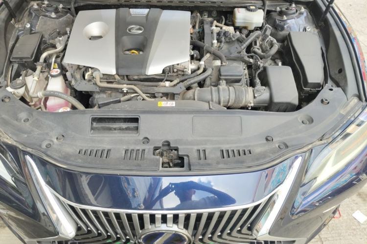 Used Lexus ES 2020 300h Deluxe Edition Engine Bay