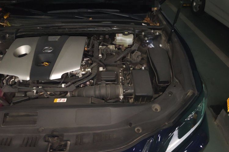 Used Lexus ES 2020 300h Premier Edition Engine Bay Left