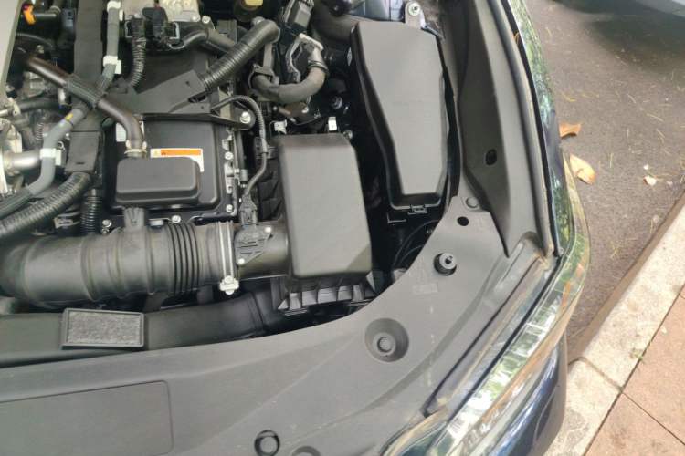 Used Lexus ES 2020 300h Deluxe Edition Engine Bay Left