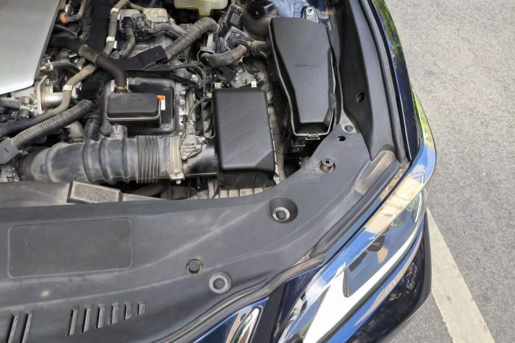 Used Lexus ES 2020 300h Premier Edition Engine Bay Left