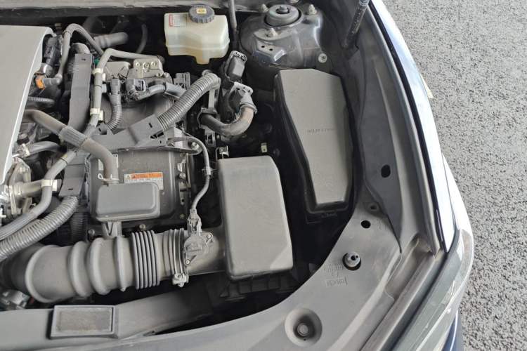 Used Lexus ES 2020 300h Premier Edition Engine Bay Left
