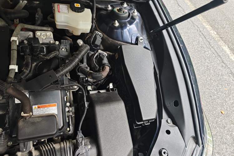 Used Lexus ES 2020 300h Premier Edition Engine Bay Left
