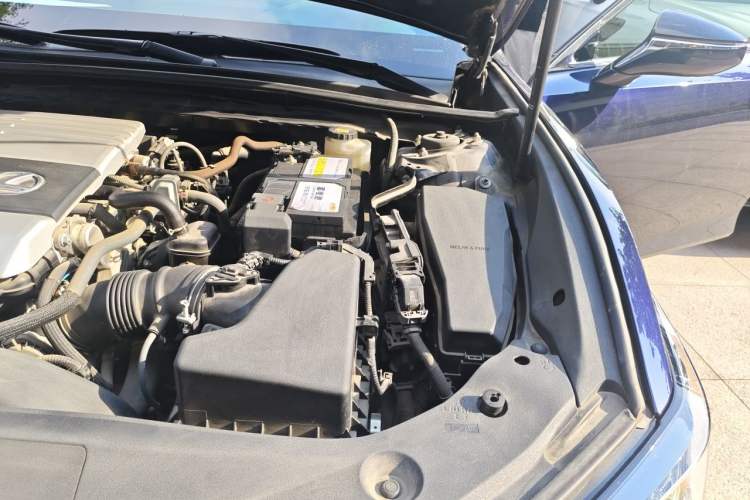 Used Lexus ES 2020 200 Luxury Edition Engine Bay Left