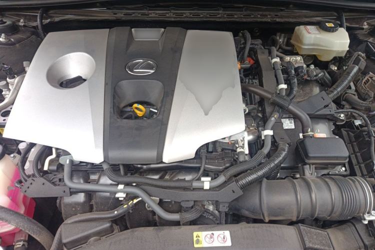 Used Lexus ES 2020 300h Premier Edition Engine Bay