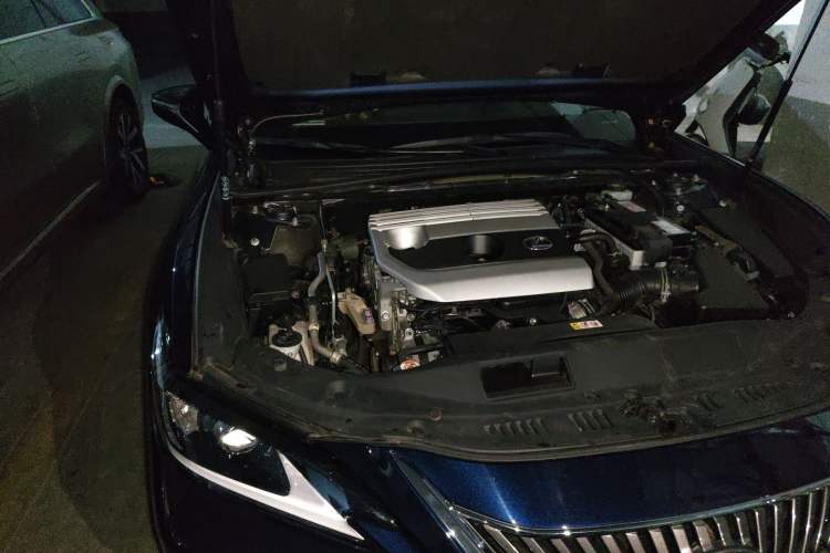 Used Lexus ES 2020 200 Excellence Edition Engine Bay Right