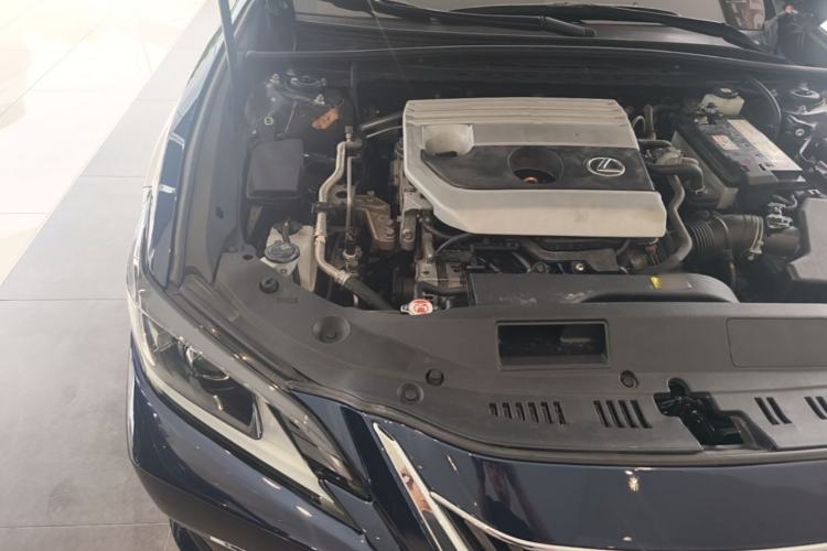 Used Lexus ES 2020 200 Excellence Edition Engine Bay Right