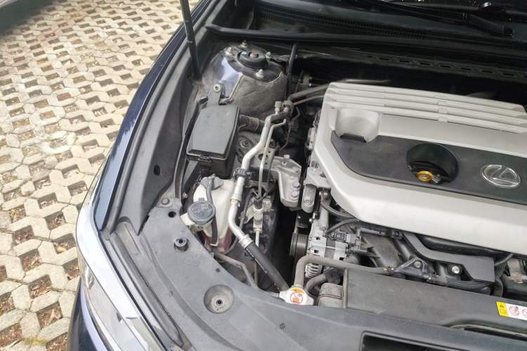 Used Lexus ES 2020 200 Luxury Edition Engine Bay Right
