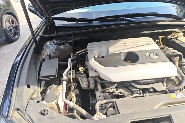 Used Lexus ES 2020 200 Luxury Edition Engine Bay Right