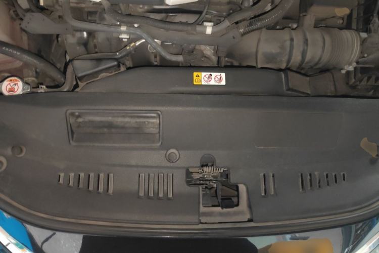 Used Lexus ES 2020 300h Premier Edition Engine Bay