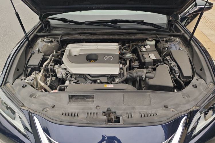 Used Lexus ES 2020 200 Excellence Edition Engine Bay