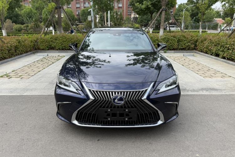 Used Lexus ES 2020 300h Premier Edition Exterior 2